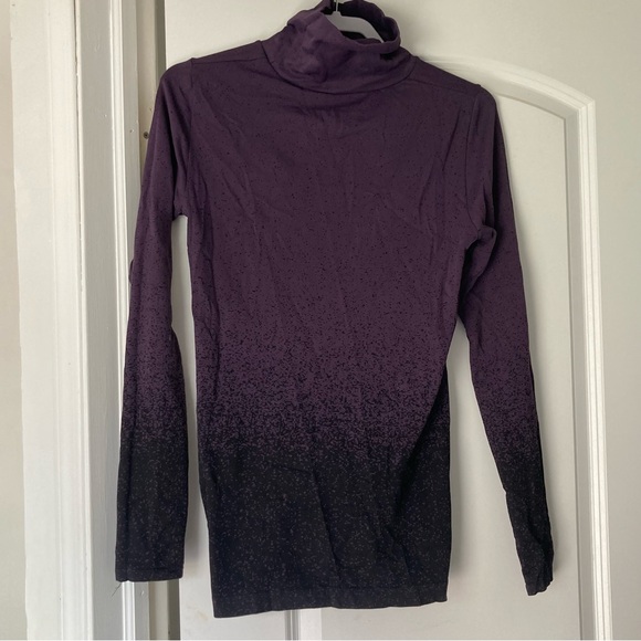 Athleta size large purple turtleneck thumb hole Long Sleeve top - Picture 3 of 6